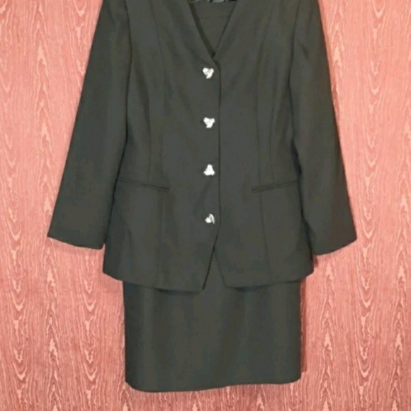 St. Anthony Size 12 Black 2 Piece Skirt Suit WOMEN'S BUSINESS/DINNER/CHURCH - Picture 2 of 10